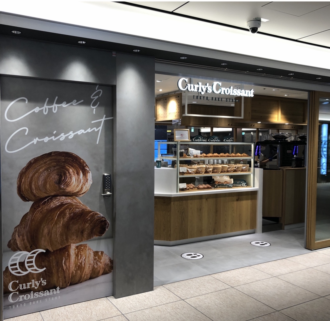 プレミアムクロワッサンとコーヒーの店 Curly S Croissant Tokyo Bakestand が東京駅グランスタにオープン パン めぐ ぱんめぐ パンメグ