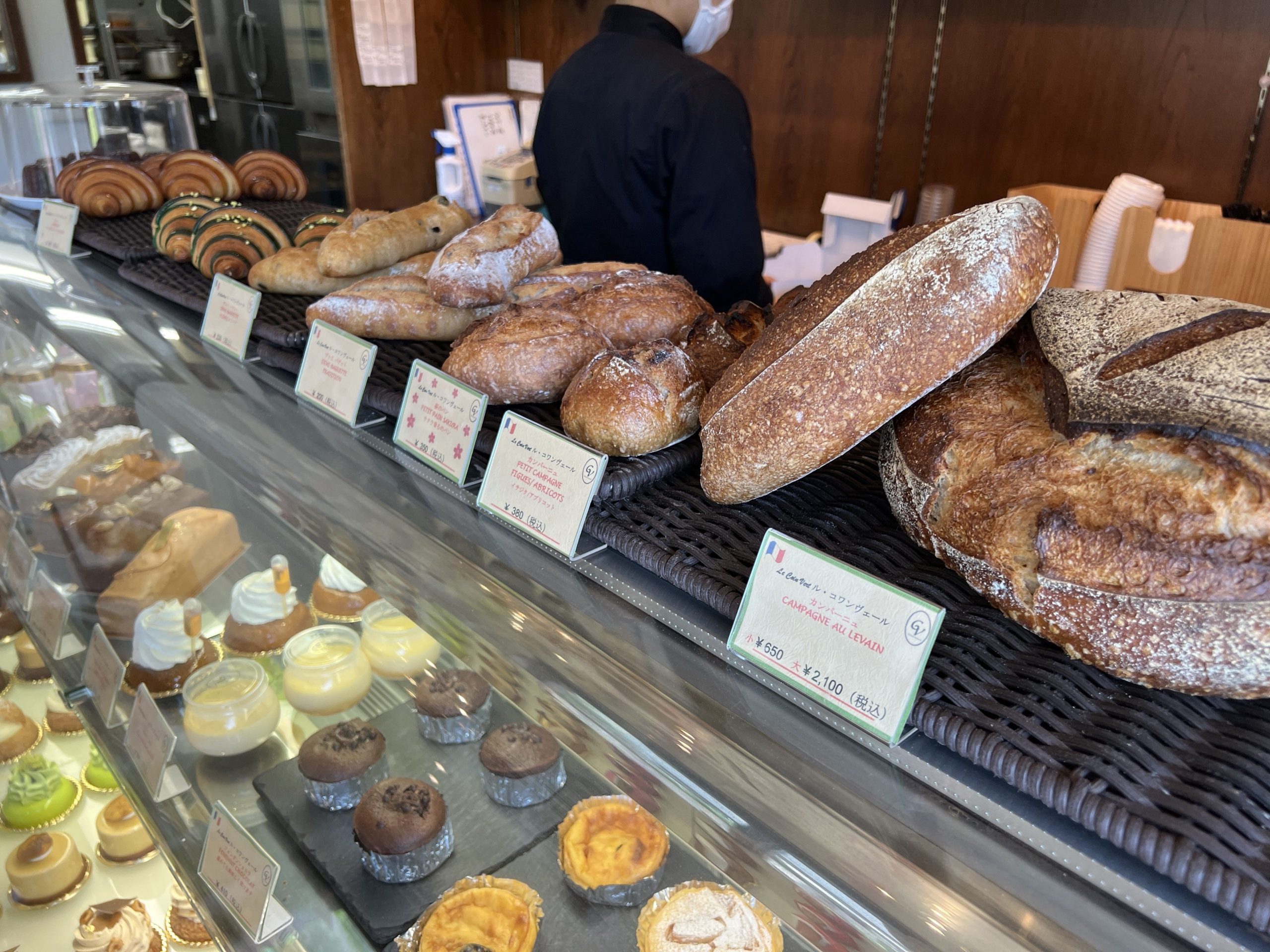 パティスリーでこんなパン見たことない インスタ映え間違いなし Le Coin Vert ル コワンヴェール 神楽坂 東京都新宿区 パン めぐ ぱんめぐ パンメグ